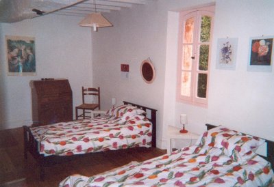 Twin
                bedroom in Farmhouse